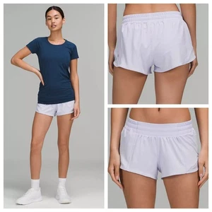 Lululemon Hotty Hot Low-Rise Laufshorts gefüttert 4" Schrittlänge Größe 8 reflektierend - Bild 1 von 9