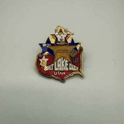 Prendedor de hockey de colección Salt Lake City Utah EE. UU. edición limitada sombrero universitario chaqueta solapa RARO años 80 Foto 1 de 3
