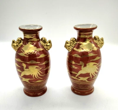 Vintage Kutani Matched Pair Bud Vase Urn Red 1,000 Cranes and Foo Dog Handles - Image 1 of 4