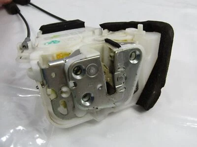 Actuador de cierre de cerradura de puerta lateral derecha pasajero trasero Subaru Forester 2009-2013 OEM Foto 1 de 4