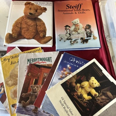 Steiff lot of books and pamphlets The Teddy Bear Encyclopedia - Image 1 of 4