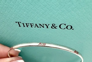 SCARCE Tiffany & Co. Paloma Picasso Red Enamel Kiss Bangle Bracelet 7.5” ~ 3mm - Picture 1 of 11