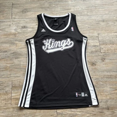 Camiseta sin mangas mediana NBA Sacramento Kings Adidas negra blanca a rayas en blanco NBA4Her Foto 1 de 4