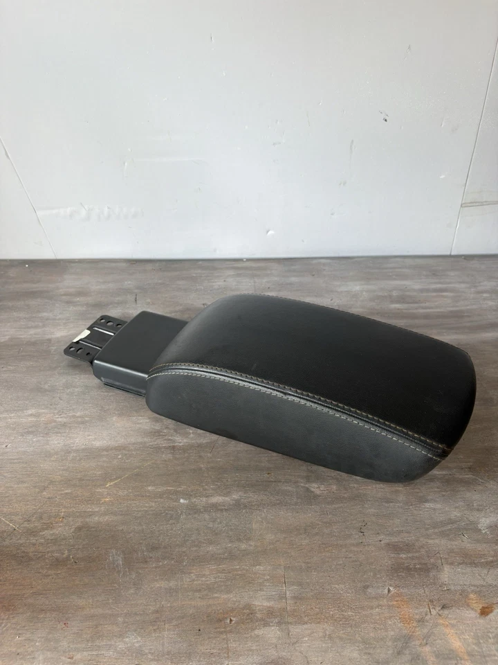 2017-2021 JEEP COMPASS FRONT CENTER CONSOLE ARMREST LID COVER LEATHER BLACK OEM - Image 1 of 4