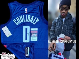 BILAL COULIBALY SIGNIERTES TRIKOT JSA COA + GENAUER VIDEOBEWEIS WASHINGTON WIZARDS - Bild 1 von 4