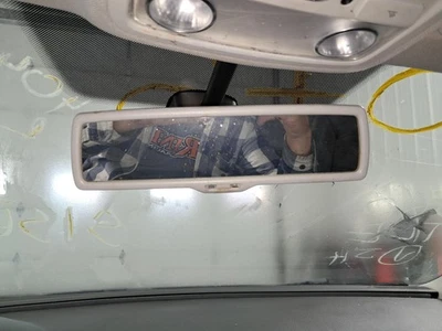 Espejo retrovisor interior delantero central usado se adapta a: Volkswagen Passat 2013 con automático Foto 1 de 4