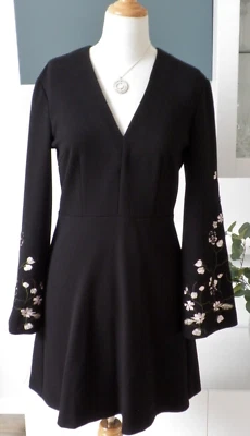 H&M Kleid bestickte Trompetenärmel Stickerei Perlchen schwarz  38 M NEU NP 80€ - Bild 1 von 4