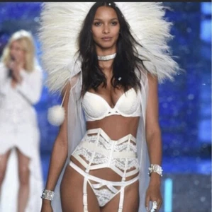 Victoria Secret VS Very Sexy Garter Belt Chantilly Lace Strappy Fashion Show - Picture 1 of 9
