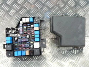 HYUNDAI SANTA FE MK2 09-12 2.2 DIESEL FUSE BOX 911152B041 - Picture 1 of 12