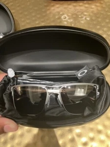 Oakley Holbrook Ti Sonnenbrille Satin Chrom Gestell Prizm schwarze Gläser - grau... - Bild 1 von 5