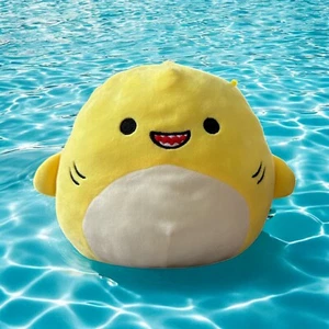 Squishmallow ~ Chandler ~ 7" Squishmallows amarillo bebé tiburón - Imagen 1 de 5
