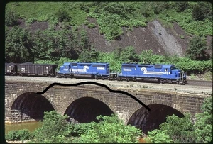 cfv375 orig. Dias Conrail 6328, 6457 Zug UCH Mineral Point, PA 6-21-86 - Bild 1 von 1