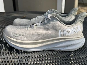 Hoka One One Clifton 9 Triple weiß Schuhe 1127895 WWH Herren Größe 10D SEHR GUTER ZUSTAND! - Bild 1 von 20