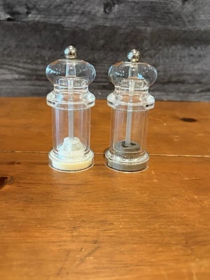 Juego de molinillo de sal y pimienta Cole and Mason England acrílico transparente Lucite Foto 1 de 4