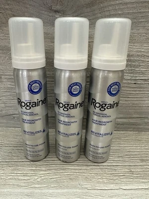 Espuma para tratamiento de regeneración del cabello Rogaine 5 % minoxidil para hombre 3 latas Foto 1 de 4