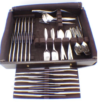 Juego de cubiertos Diamond 64 piezas Reed and Barton plata de ley 1958 Foto 1 de 4