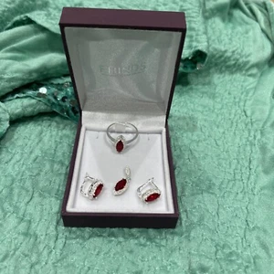 Silber und Rubin Anhänger Ohrringe & Ring Edelsteine Sterling Silber 925 gepunzt. - Bild 1 von 6