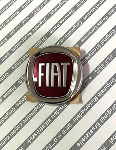 FREGIO STEMMA LOGO EMBLEMA POSTERIORE ROSSO FIAT 95mm 500 2007 NUOVO ORIGINALE - Imagen 1 de 2