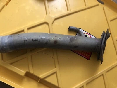 Tubo de llenado del tanque de combustible Volvo 142 144 145 Foto 1 de 2