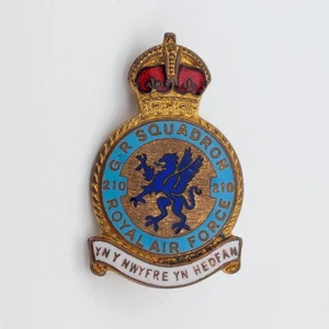 Vintage WW2 RAF 210 G R Squadron Pin Badge Lapel Royal Air Force Enamel Brass - Picture 1 of 7