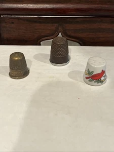 Vintage: Fingerhüte 3 Stück ~ Messing, Blei & Keramik - Bild 1 von 7