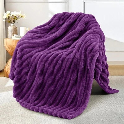 Queen Size Flannel Fleece Blanket Super Soft Lightweight Cozy All Season 90x90 - Image 1 of 4