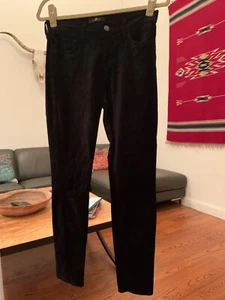 Pantalones de mezclilla ajustados al tobillo de terciopelo negro 7 For All Mankind talla 26 usados en excelente estado - Imagen 1 de 3
