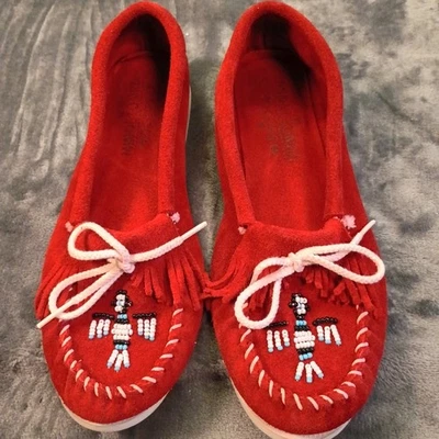 Minnetonka Womens Size 10 Classic Beaded Thunderbird Leather Moccasins Red - Image 1 of 4