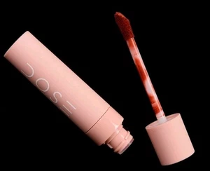 DOSE of Color flüssiger matter Lippenstift, Fresa 4,5 g/0,16 oz - Bild 1 von 5