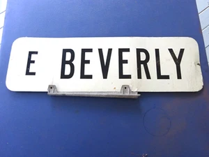 Vintage E. Beverly Street Metal Sign - Bild 1 von 7