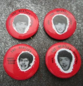 The Beatles Collection Of 4 Pin Badges & A Sticker - Picture 1 of 12