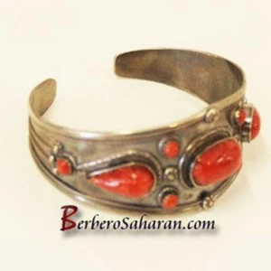 Handmade unique Pur Silver and red coral Kabyle bangle from Algeria - Picture 1 of 1