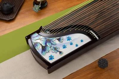 木蘭 Guzheng de grado coleccionista 'Magnolia' con esmalte cloisonné sobre palo de rosa indio Foto 1 de 4