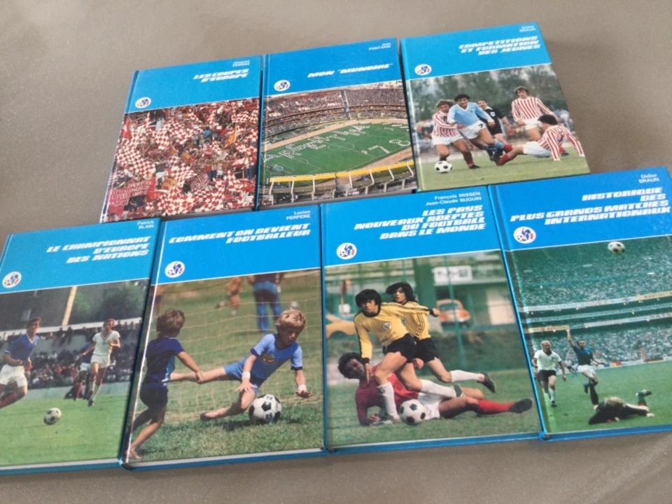 LOT 7 livres  Editions FAMOT Mon mundial Histoire du football -équipes sport - Photo 1/1