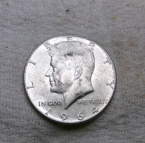 1964 P Kennedy Half Dollar 90% Silver VERY NICE #AA82 - Picture 1 of 2