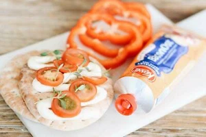 Kavli Soft Spread Cheese Tubes Many Flavors 275 gram Made in Norway - Picture 1 of 9