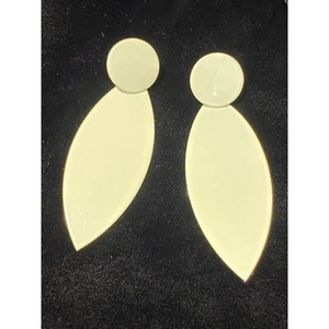 Vtg 1980's White Metal Dangle Pierced Earrings Retro 2 1/8" x 3/4" - Picture 1 of 6