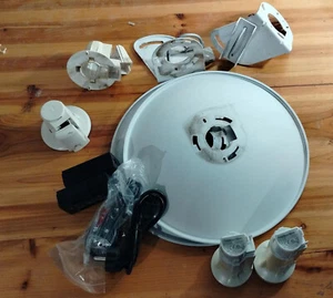 2 x Ubiquiti PBE-M5-300 PowerBeam airMAX 5GHz, COPPIA COMPLETA SUPPORTI POE CAVI - Foto 1 di 6