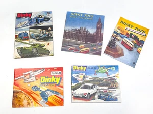 Dinky Kataloge x 4 Vintage und Repro & Postkarte - Bild 1 von 5