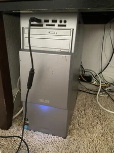 ASUS Desktop Computer - GTX 1050ti 4GB and Intel Core i7-4770k 3.40 GHz - Picture 1 of 2