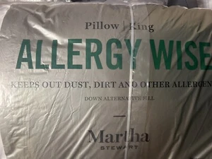 Martha Sterwart Pillows Allergy Wise (King) (medium Firm) 2 Pillows - Picture 1 of 4