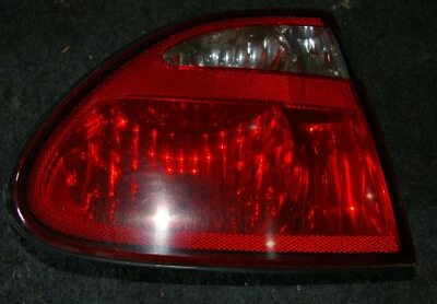 GM 22642087 FITS 99-04 Oldsmobile Alero LEFT Rear Tail Back-up Light  Housing LR Foto 1 de 2