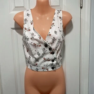 SUGAR + LIPS Short Sleeve Floral Crop Top - Picture 1 of 8