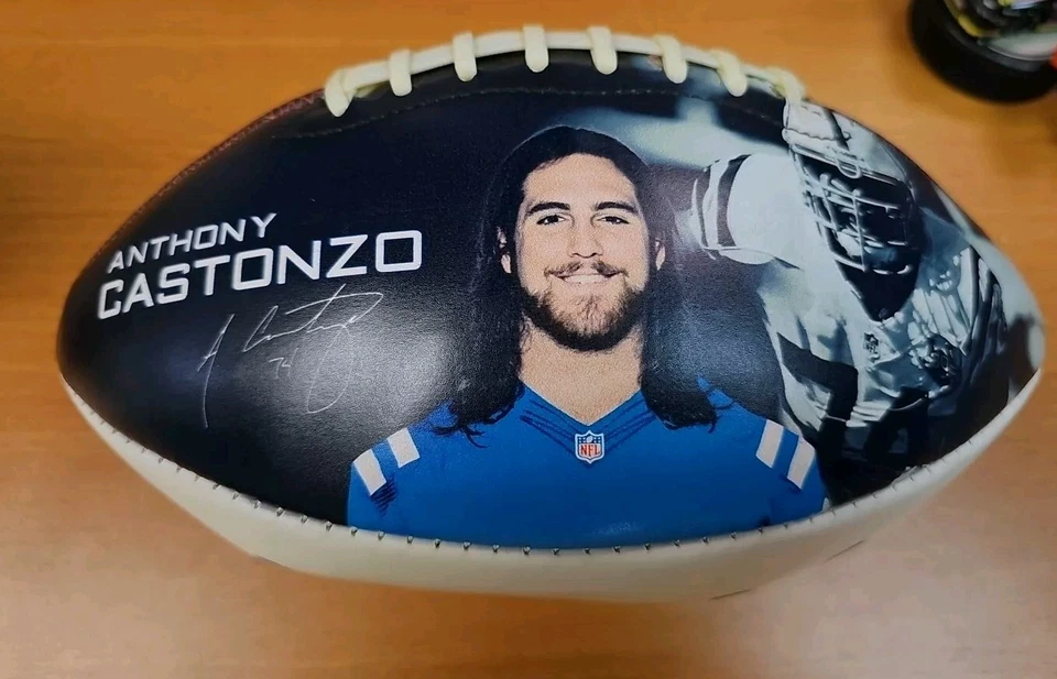 Balón de fútbol americano oficial Wilson The Duke NFL COLTS Anthony Castonzo Foto 1 de 4