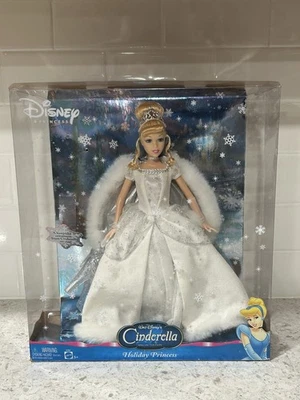 全新带盒 华特迪士尼假日公主灰姑娘芭比娃娃和装饰品 2004 美泰 — 第 1/4 张图片