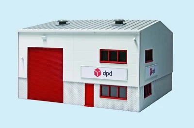 Wills SSM322 - DPD Distribution Depot '00' Gauge Plastic Kit - Tracked 48 Post - Image 1 of 4