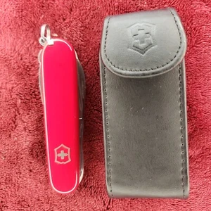 Victorinox Huntsman Swiss Army Knife with Leather Sheath - Picture 1 of 16