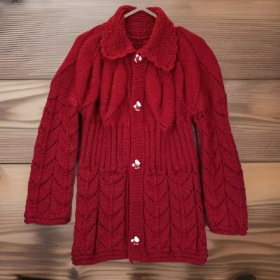 Cárdigan Suéter Niño Hecho a Mano M Rojo Largo Pollo Botón Pétalo Tejido Niña’s Foto 1 de 4