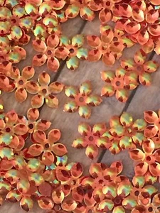 Sequins Copper Gingerbread AB Rainbow 10mm Flower Snowflake Star Embossed x 100 - Bild 1 von 2