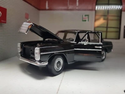 Mercedes Benz 220 W115 Black 1968 Classic Welly 1:24 Diecast Detail Scale Model - Image 1 of 4